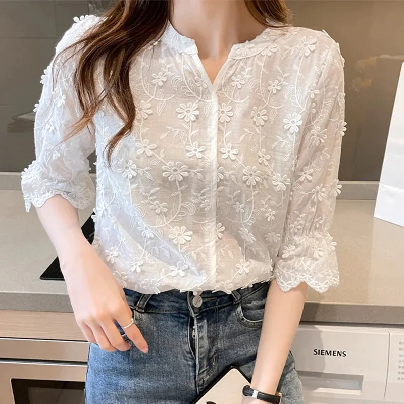 Bonnyshow Summer Tops Lace Blouses Women Embroidery Floral Cotton White Shirt Fashion Casual Short Sleeve Women's Shirts Blusas 9638