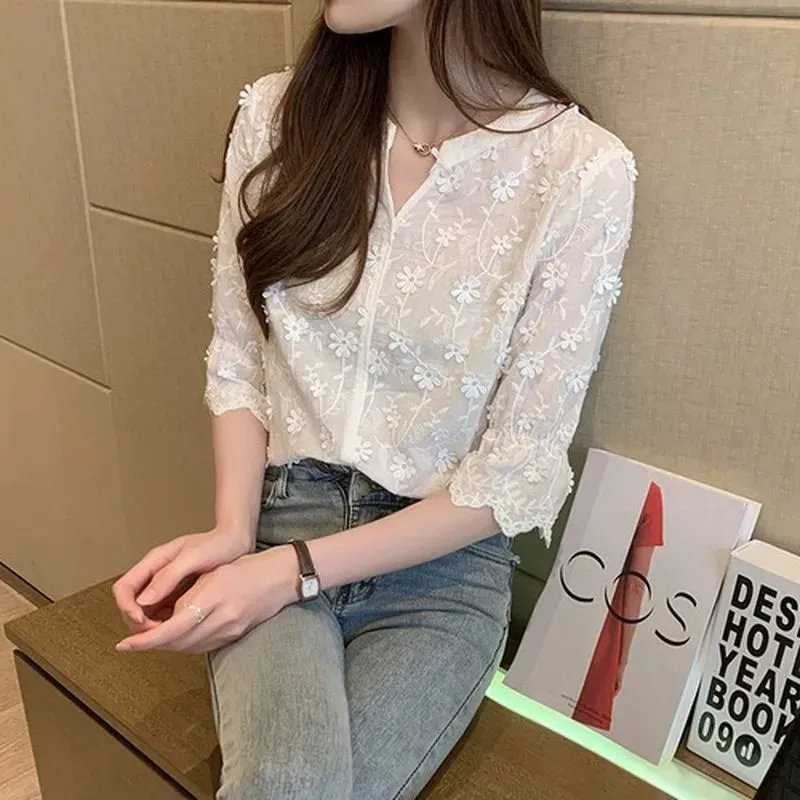 Bonnyshow Summer Tops Lace Blouses Women Embroidery Floral Cotton White Shirt Fashion Casual Short Sleeve Women's Shirts Blusas 9638