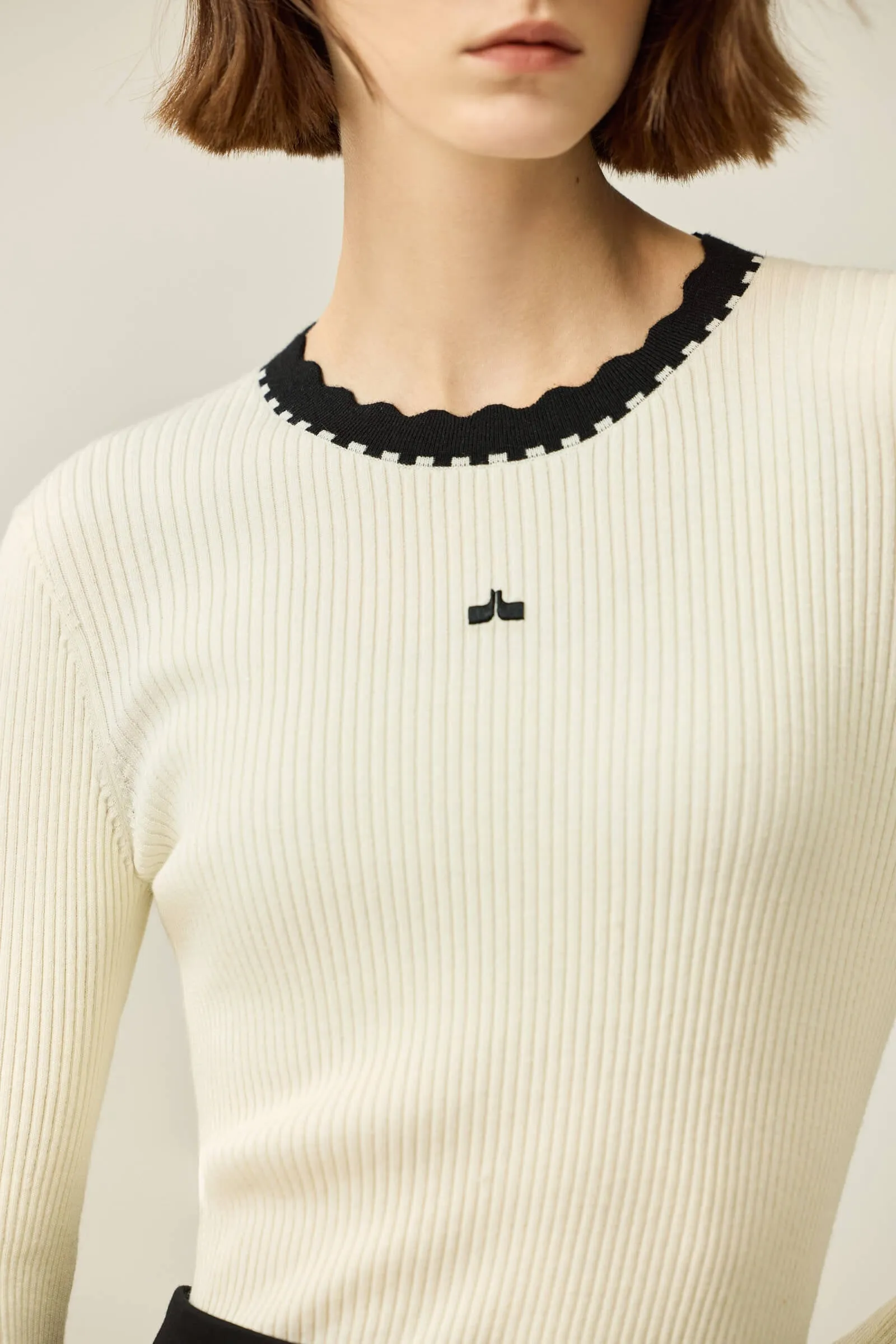 LILY Color-Block Ruffle Collar Fitted Sweater