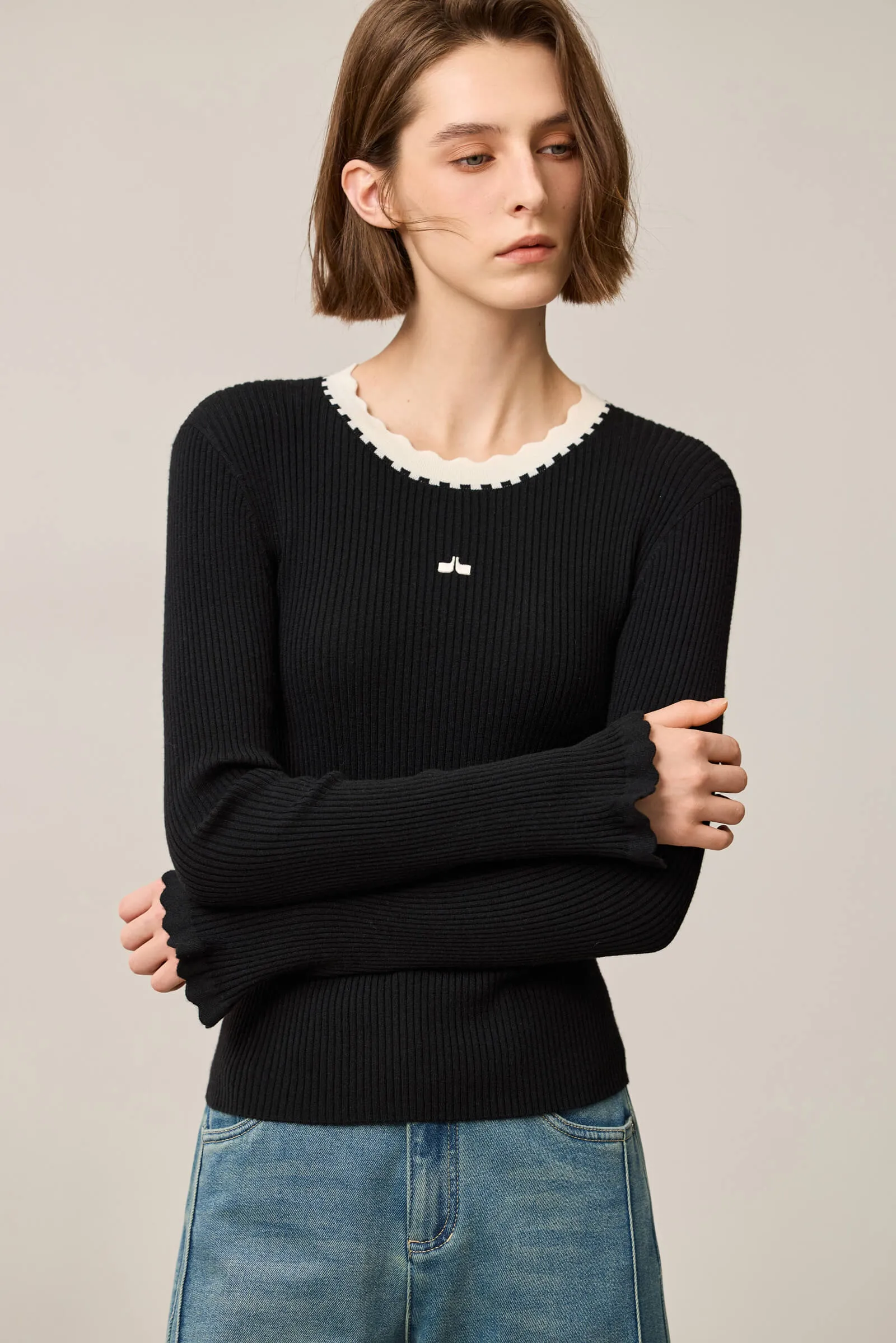 LILY Color-Block Ruffle Collar Fitted Sweater