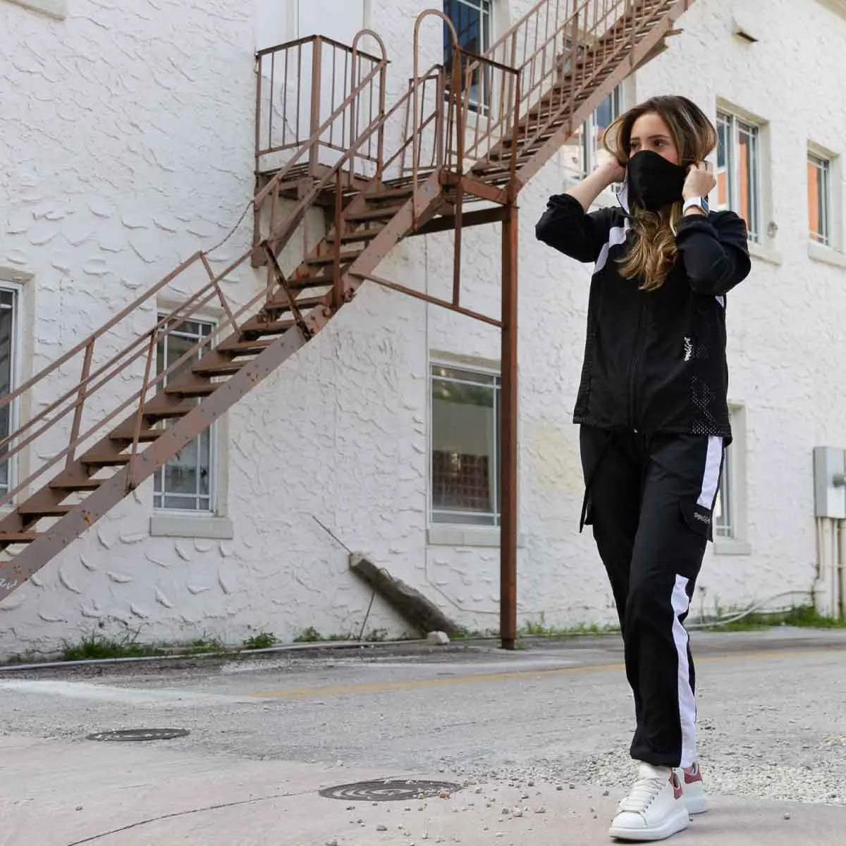 PROTECTIVE BLACK AND WHITE WOMEN'S JOGGER
