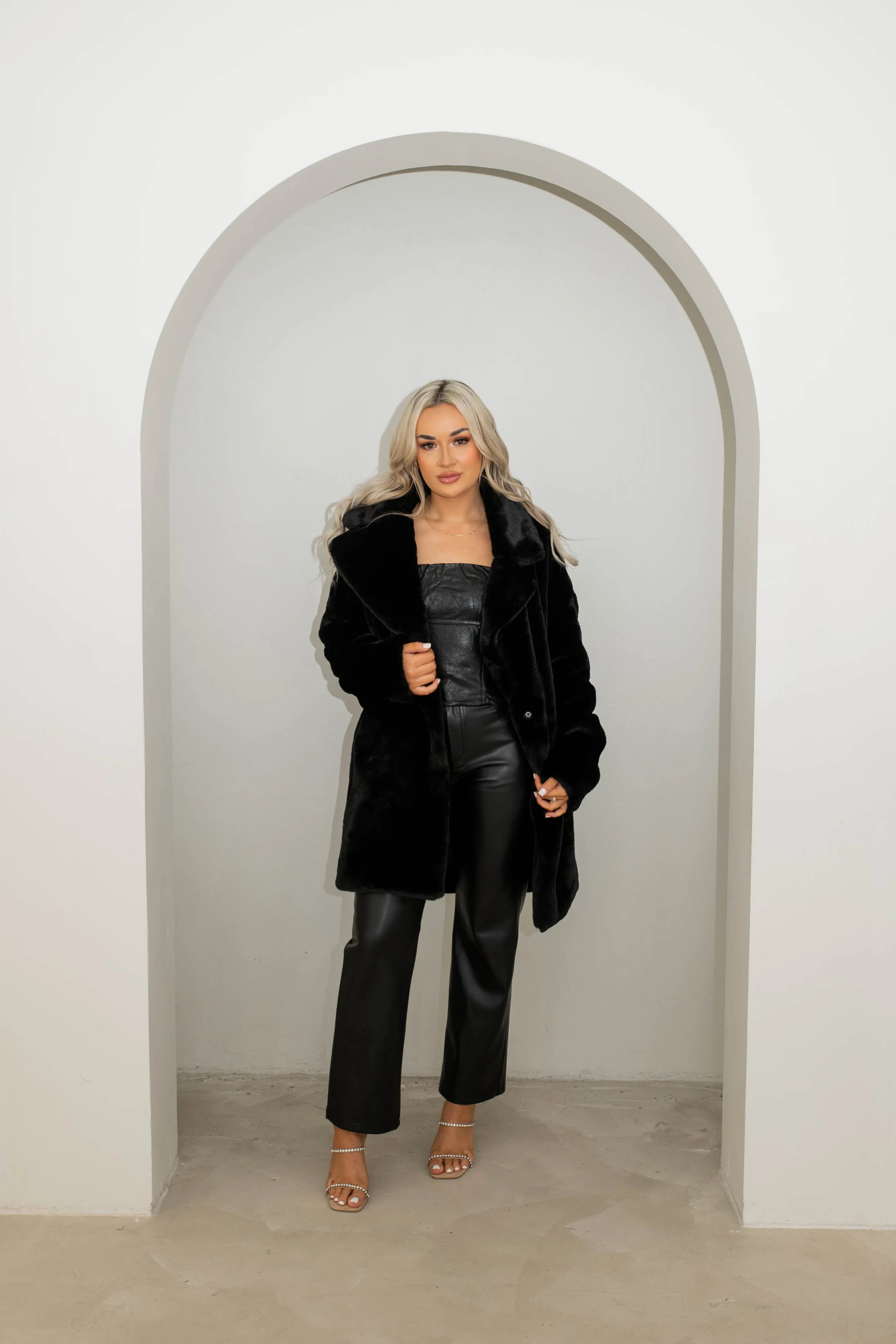Timeless Faux Fur Coat - Black
